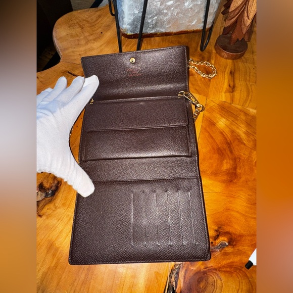 Louis Vuitton
2000 Damier Ebene Pattern Porte-Trésor Étui Papier Wallet - Picture 6 of 17